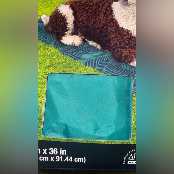 NWT COLEMAN PET MAT 20 in X 36 in STAYS 5-10 COOLER THAN ROOM TEMPERATURE - Picture 2 of 5
